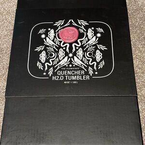 NWT Stanley Quencher H2.0 Tumbler 40 oz Black With Skull Straw